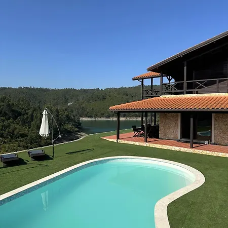 Moradia Em Castelo Bode * טומאר