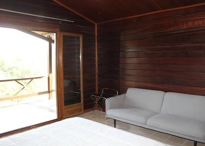 Moradia Em Castelo Bode